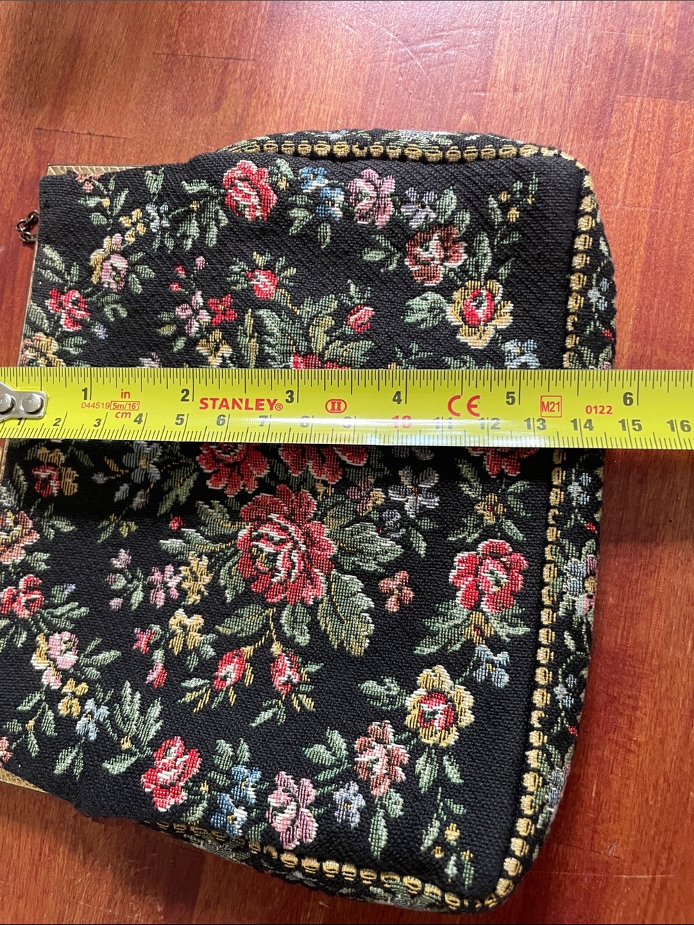 Vintage Black Floral Tapestry Evening Bag with Chain - Picture 4 of 4